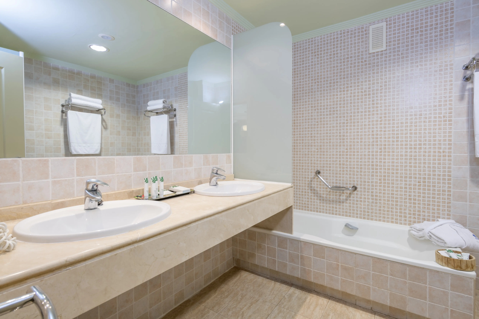 Holiday World RIWO - Teens Hotel