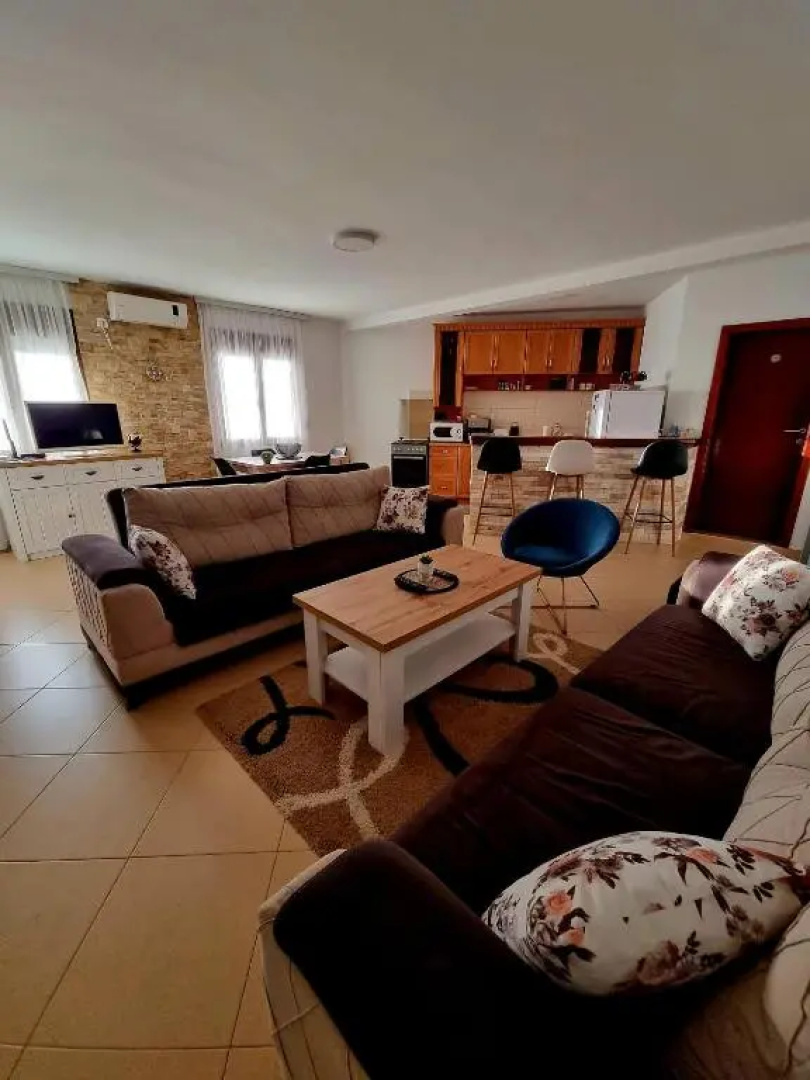 Apartment Tomanovic