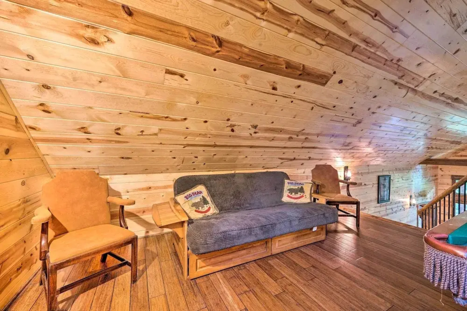 Creekside Broken Bow Cabin w/ Hot Tub & Fire Pit!