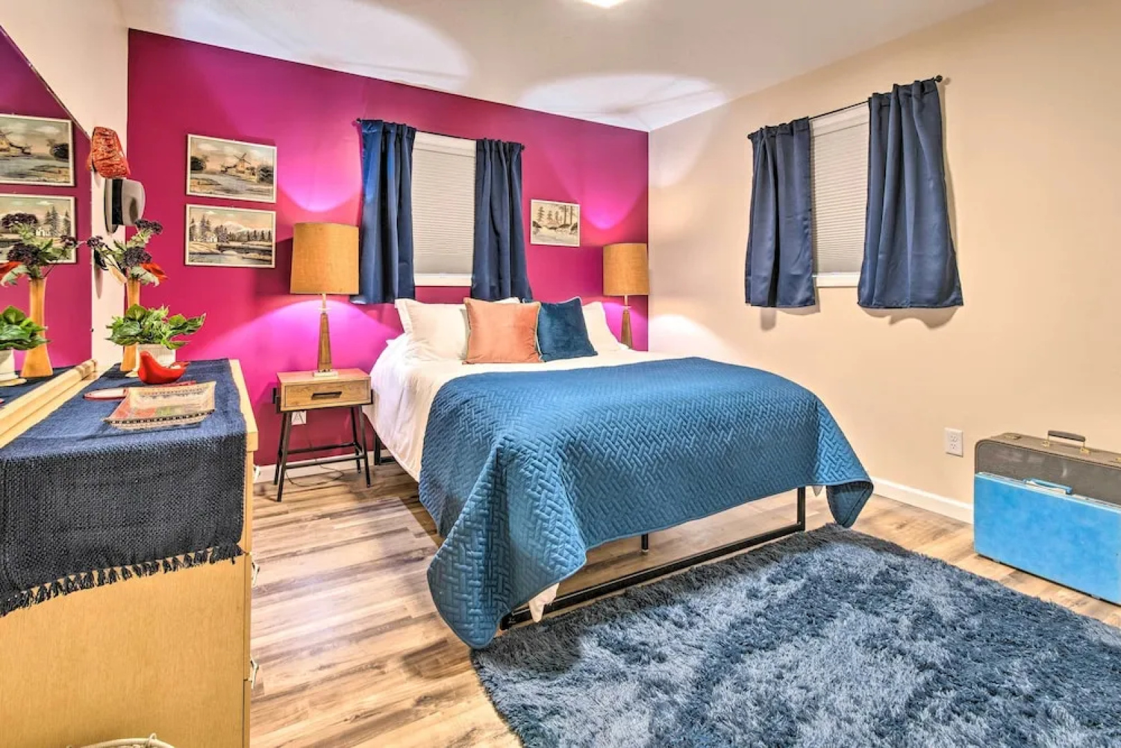 Stylish Vacation Rental - Walk to Isu!