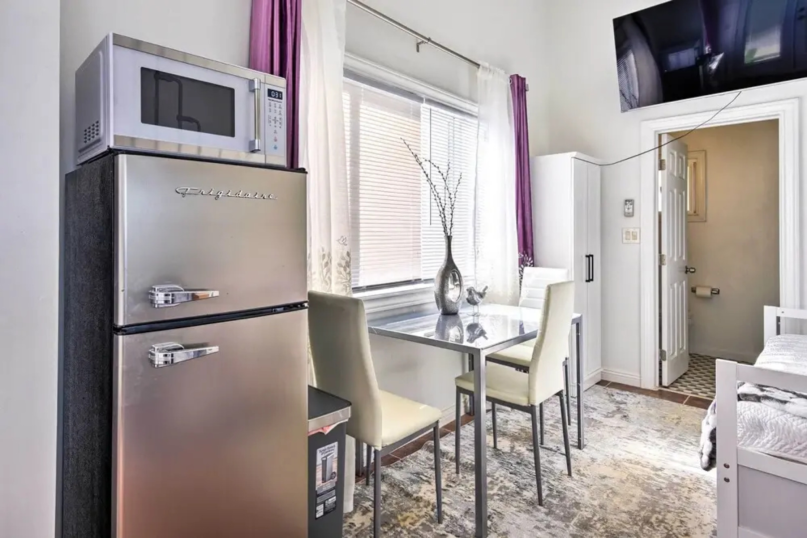 Chatsworth Studio w/ Mountain Views!