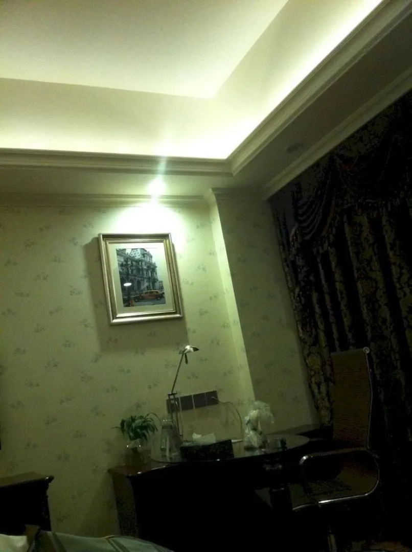 Yijia Hotel