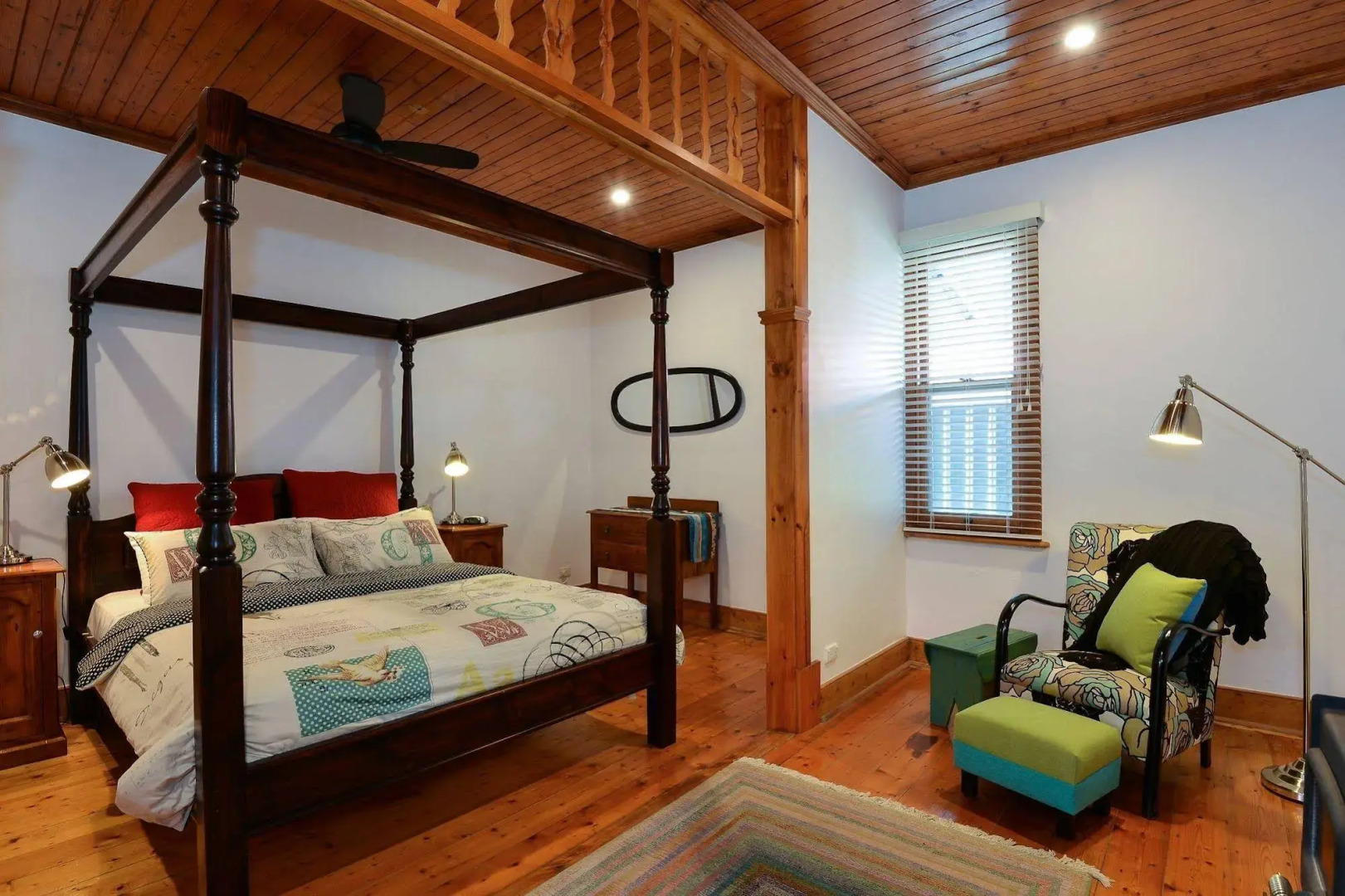 Trafalgar Premium Vintage Suites