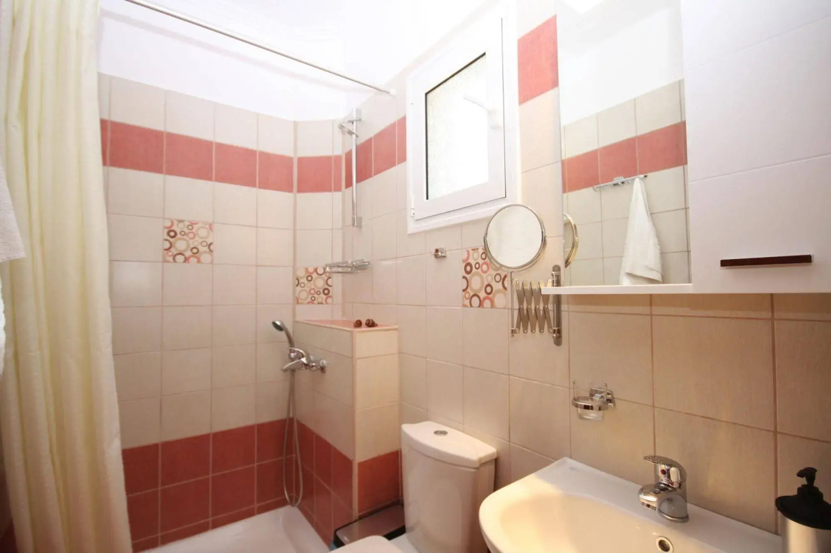 Kostas Apartments & Studios