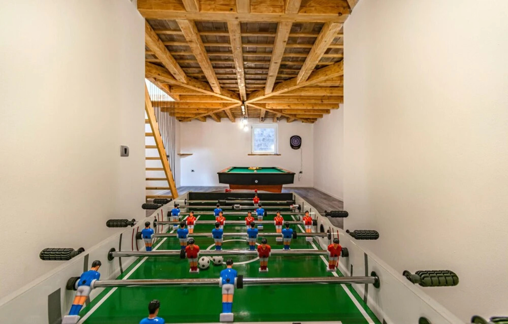 Stunning Home in Izola with Outdoor Swimming Pool, Hot Tub & 5 Bedrooms