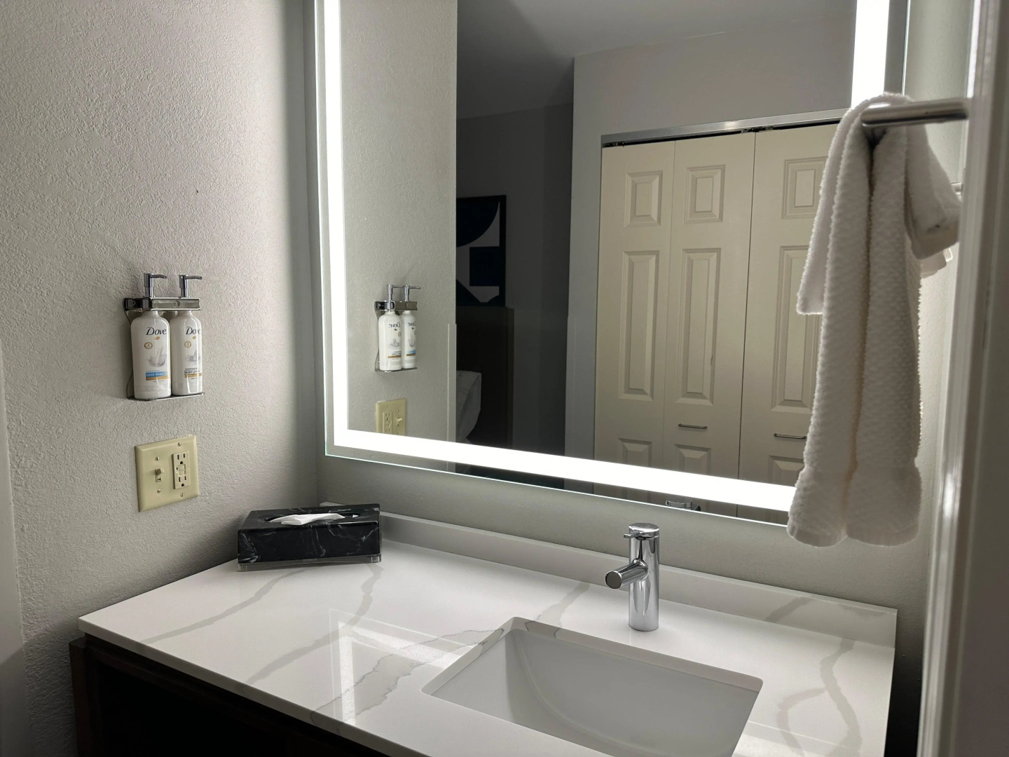 Staybridge Suites Milwaukee West-Oconomowoc by IHG