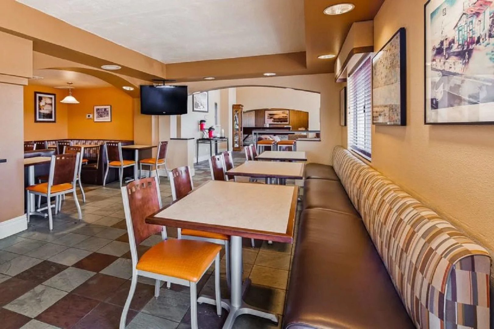 Best Western Plus King's Inn & Suites