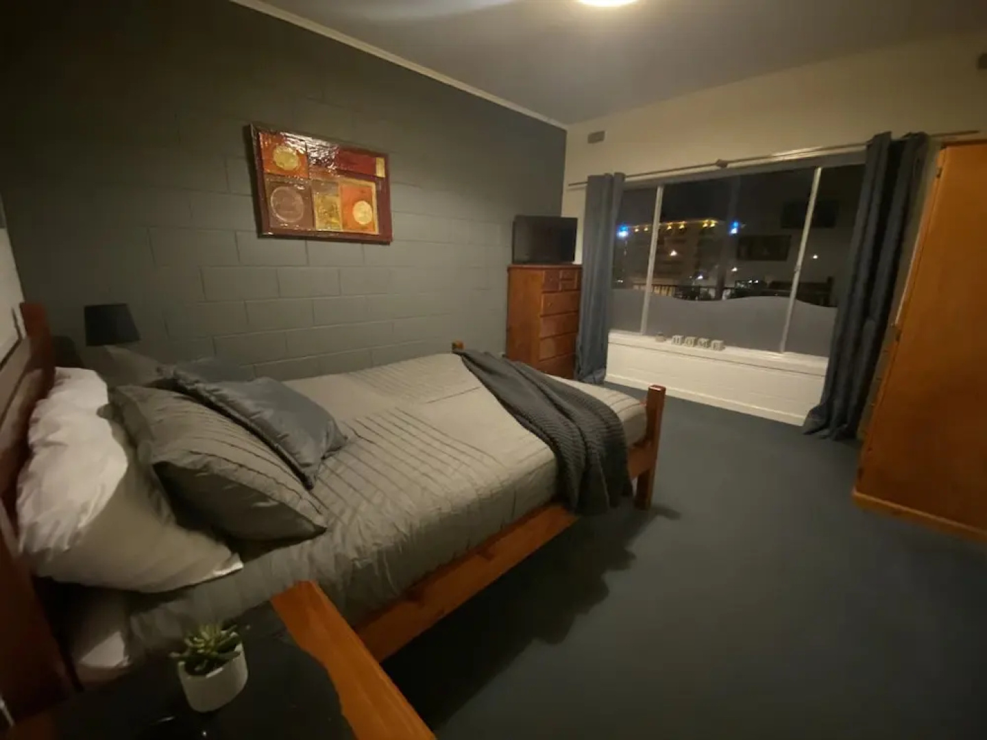 Apartment on Tennyson