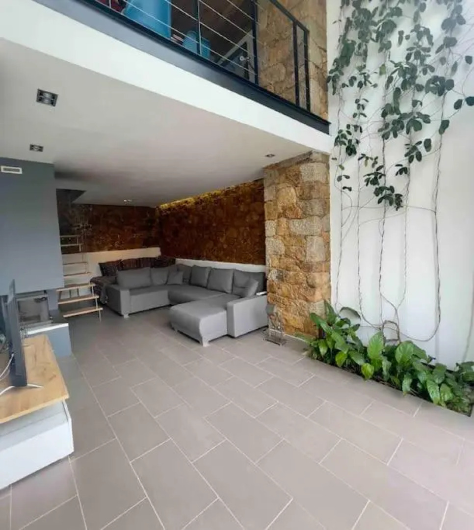 Maison avec piscine chauffée à 15mn de la plage