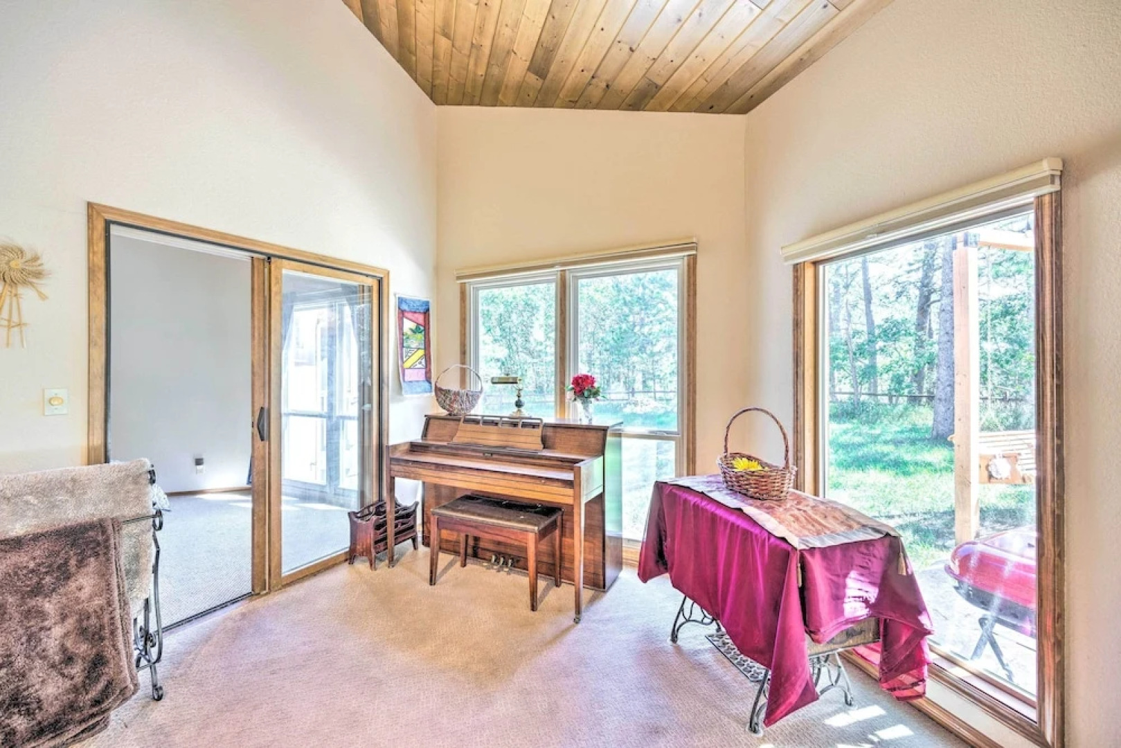 Serene Monument Sanctuary w/ Patio & Fire Pit!