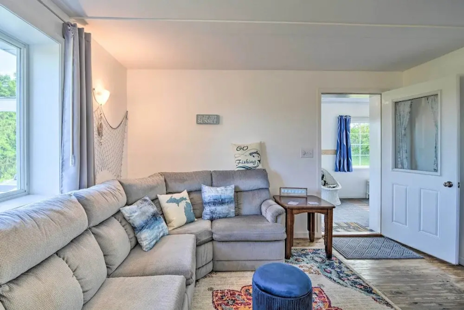 3 Mi to Lake Michigan: The Country Cottage