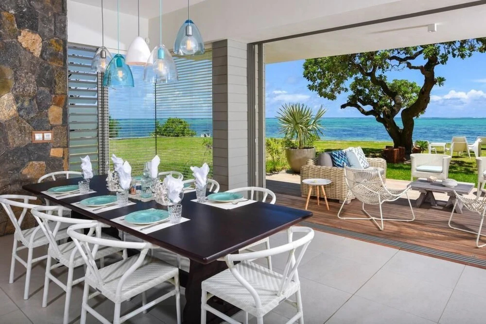 Beach and Pool Poste Lafayette