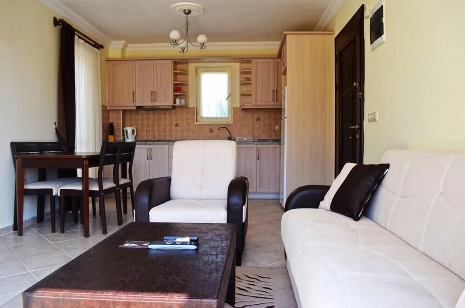 1 Bedroom Apartment Lake View 6 by Likya Global