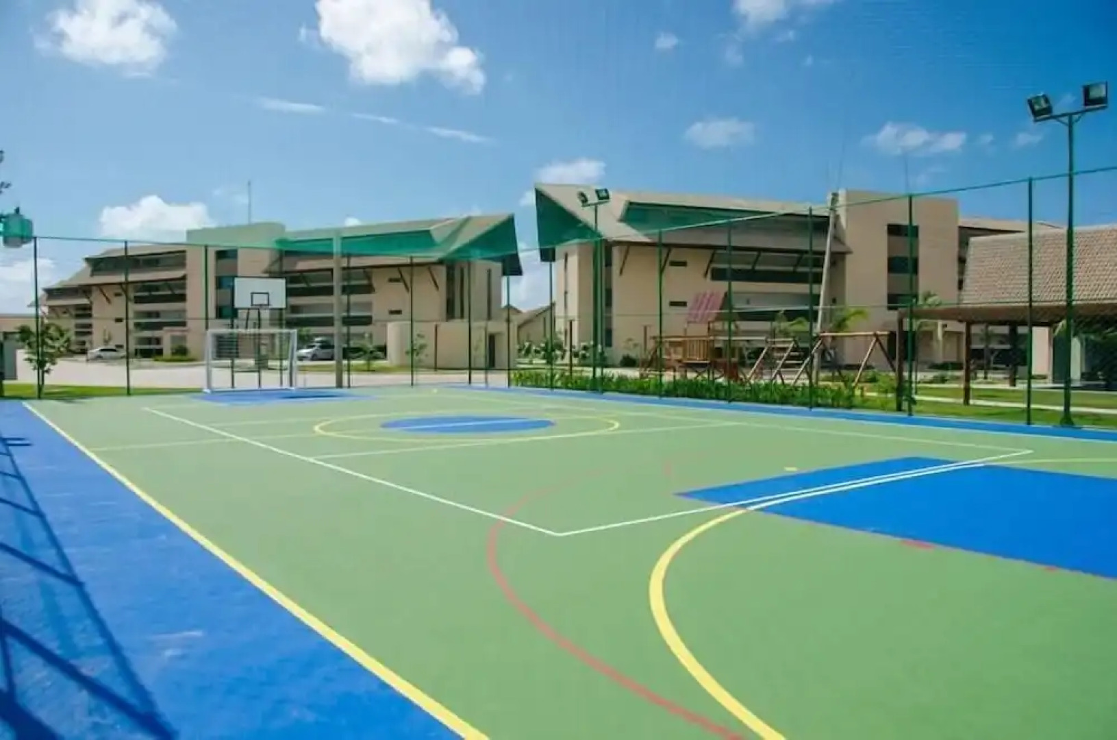 Flat Nui Supreme Beach Living