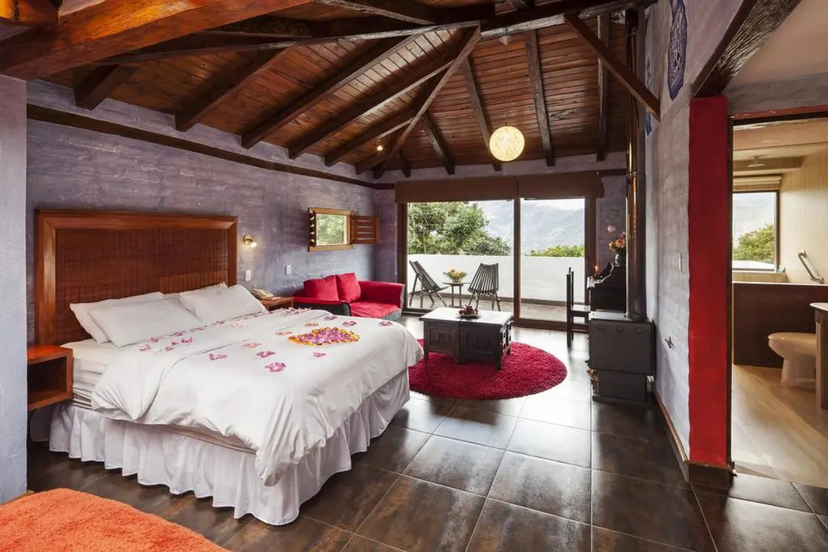 Luna Volcán, Adventure SPA - formerly Luna Runtún