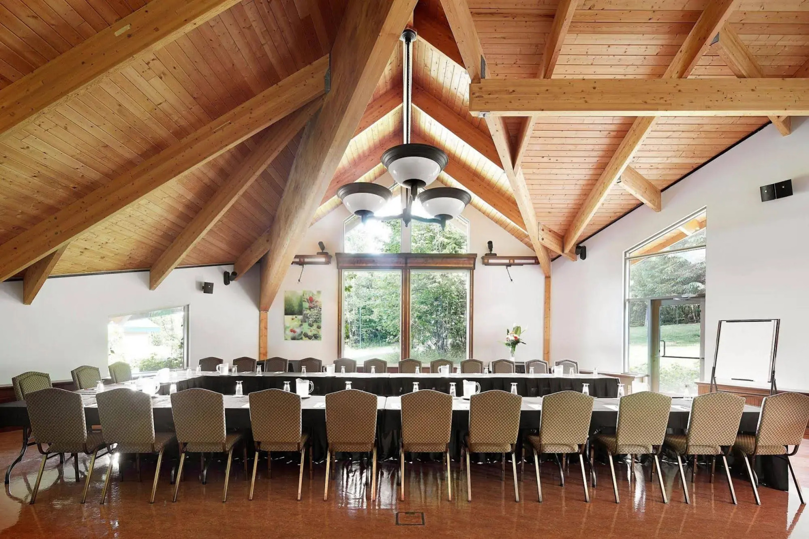 Auberge du Lac-à-l'Eau-Claire