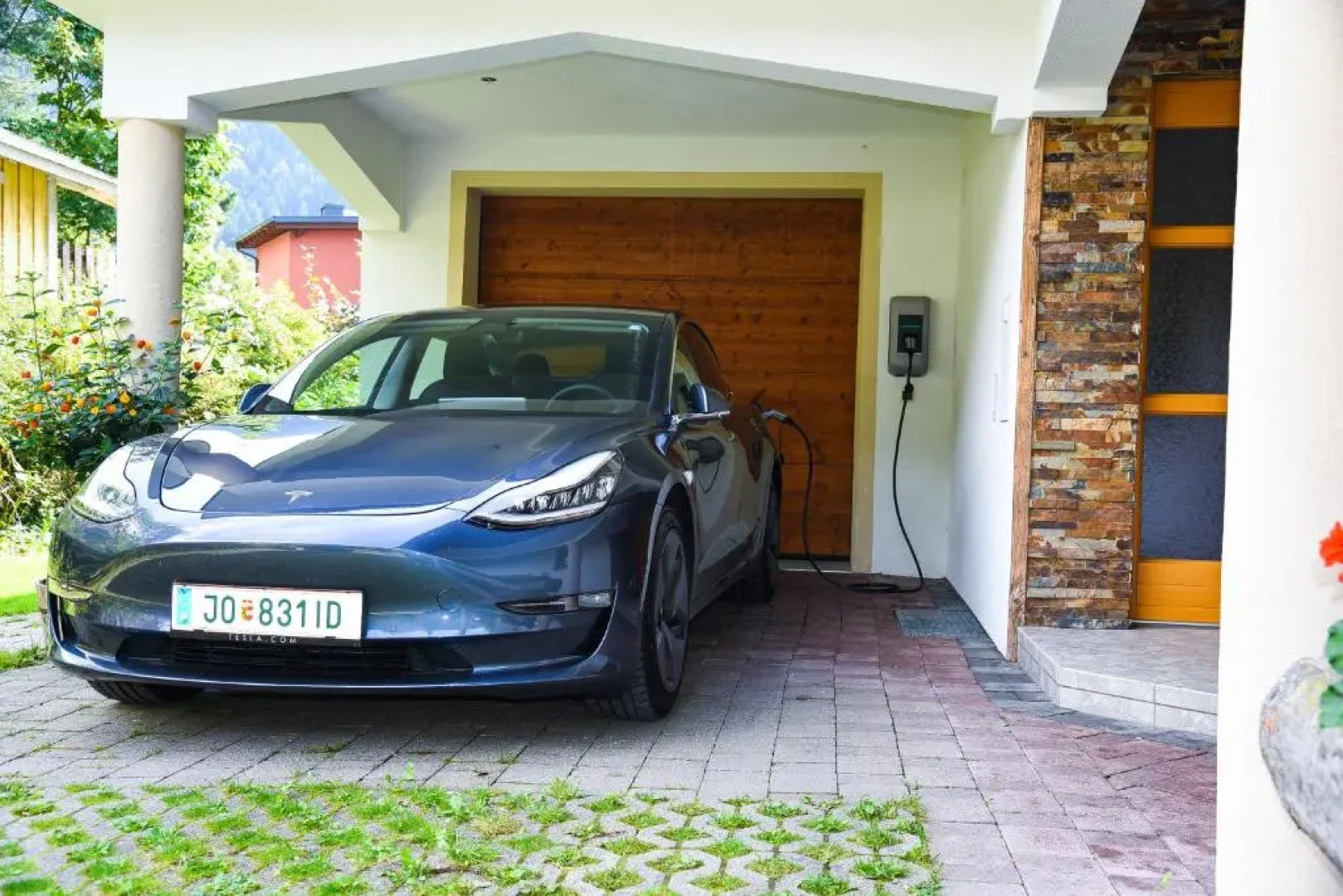 Almchalet Alpenflora