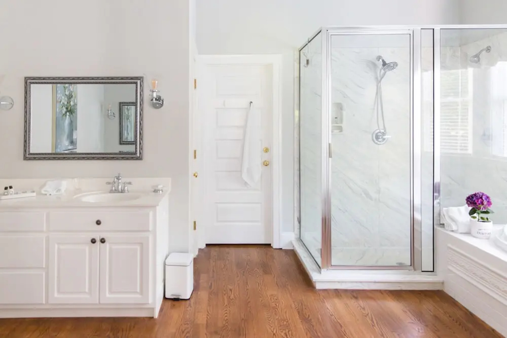 AVA House Bed & Breakfast