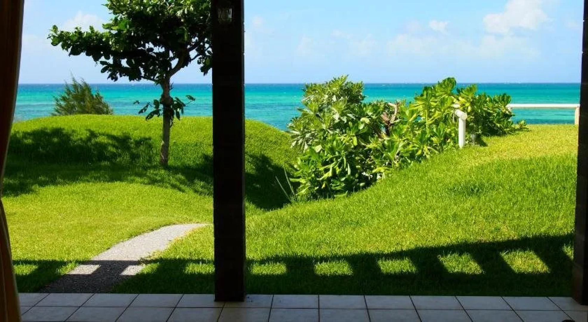 Keiki BeachHouse & Cafe