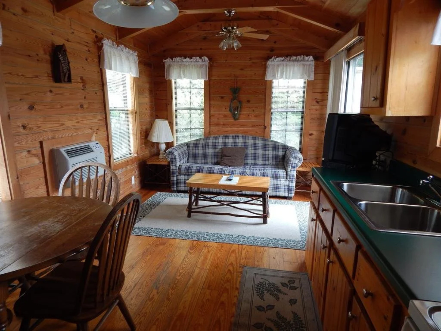 Riverside Log Cabins