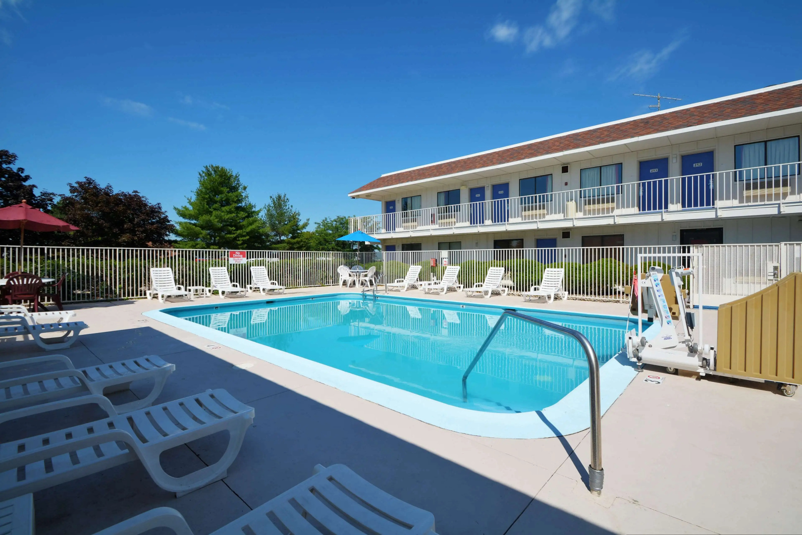 Motel 6 Windsor Locks, CT - Hartford