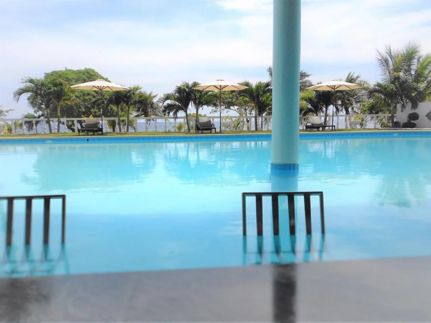 Gold View Beach Resort