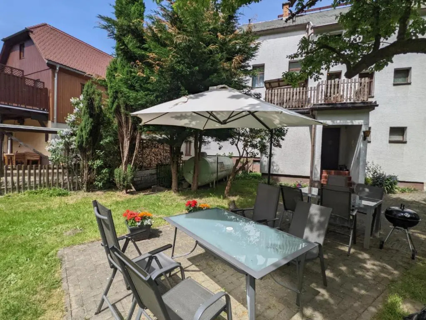 Sommerparadies mit Terrasse, Garten & Pool - H6