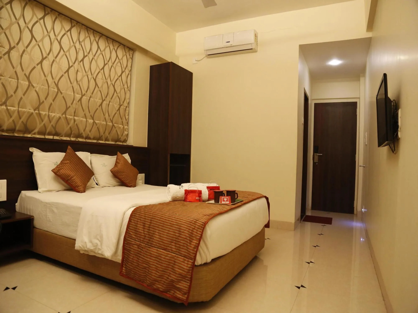 OYO 2726 Hotel Elegant