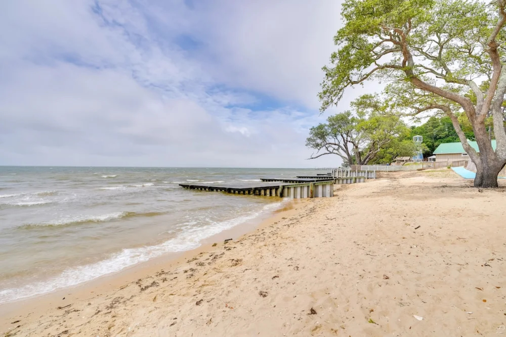 Waterfront Outer Banks Home w/ Beach Access