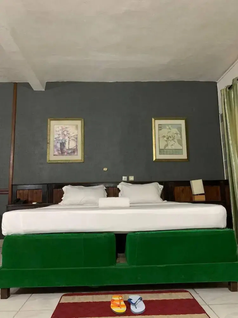 SKY Hotel Bonapriso