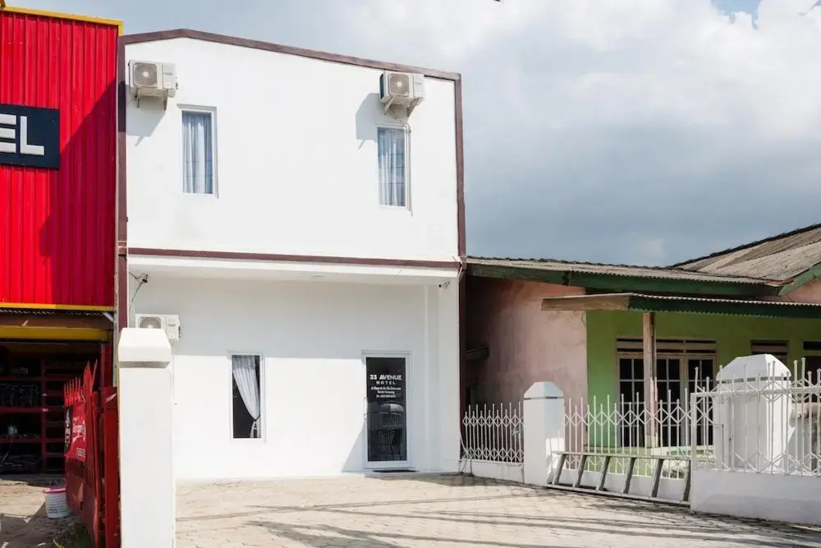 33 Avenue by OYO Rooms