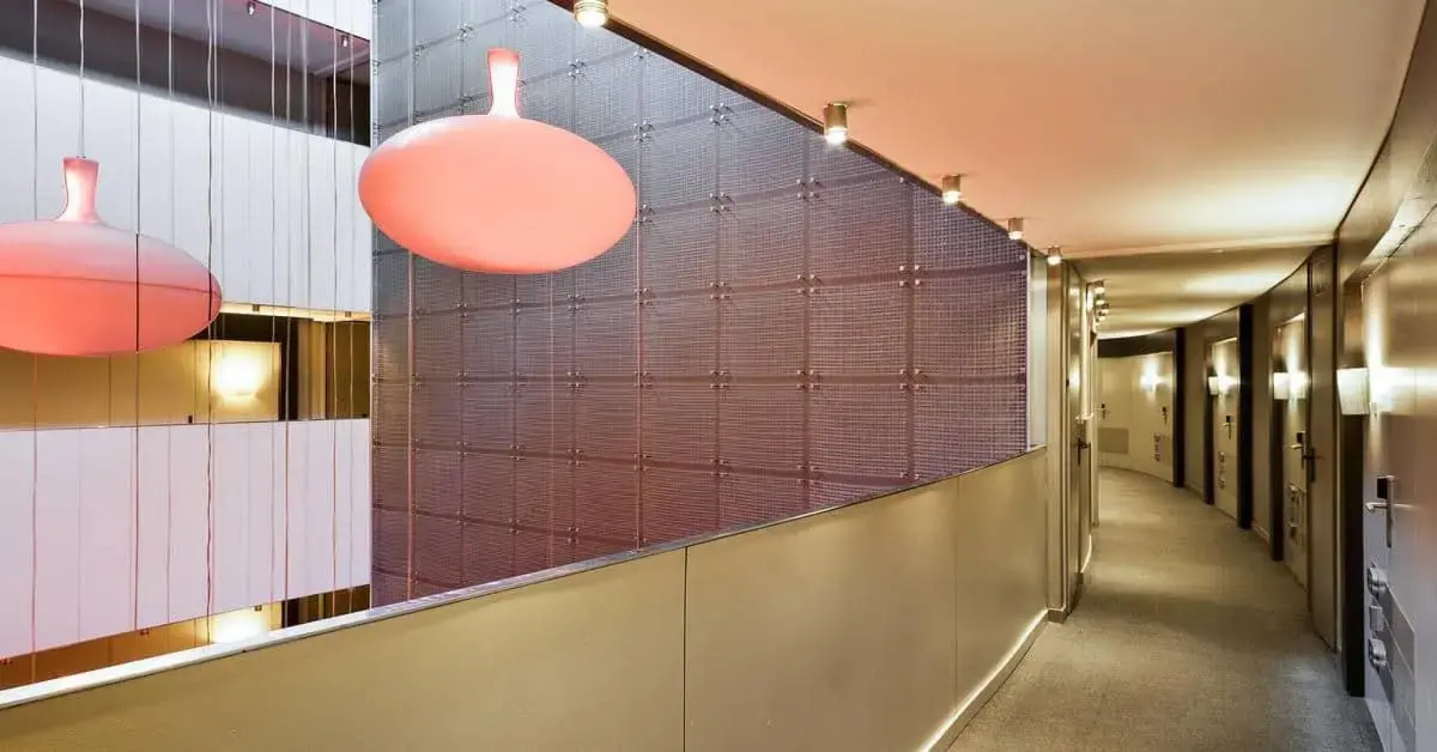 Отель Barcelona Condal Mar Affiliated by Meliá