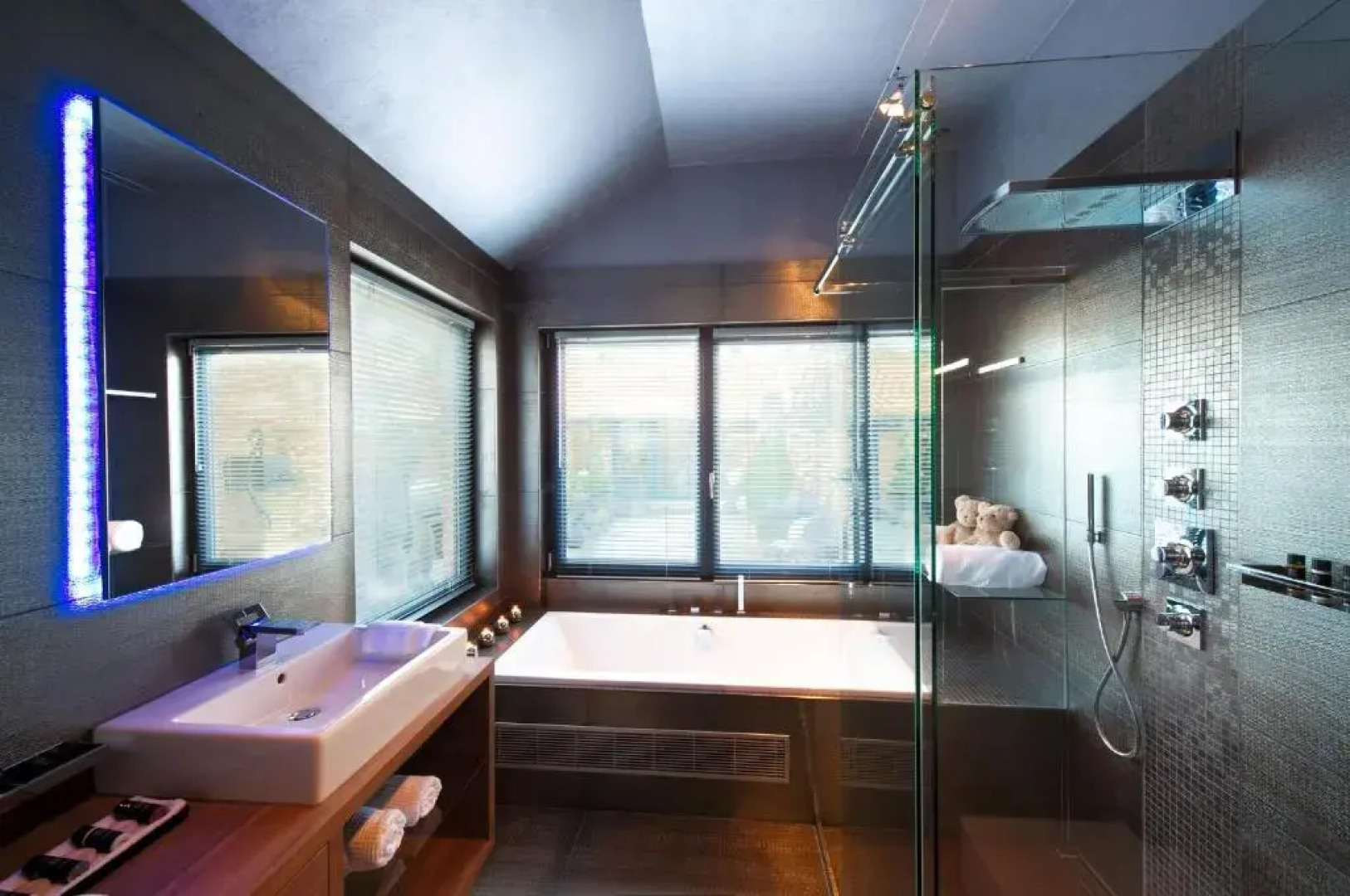 Suite & B by Hofke van Bazel