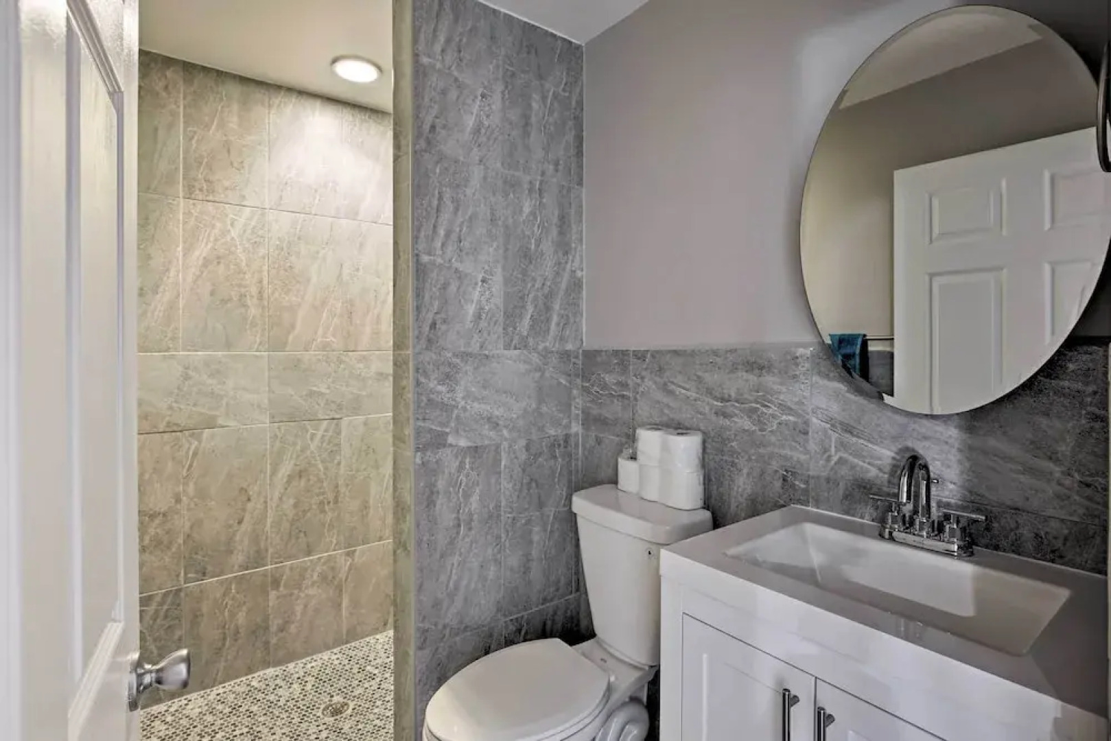 Dock & Beautiful Views! Spacious Bellows Lake Gem