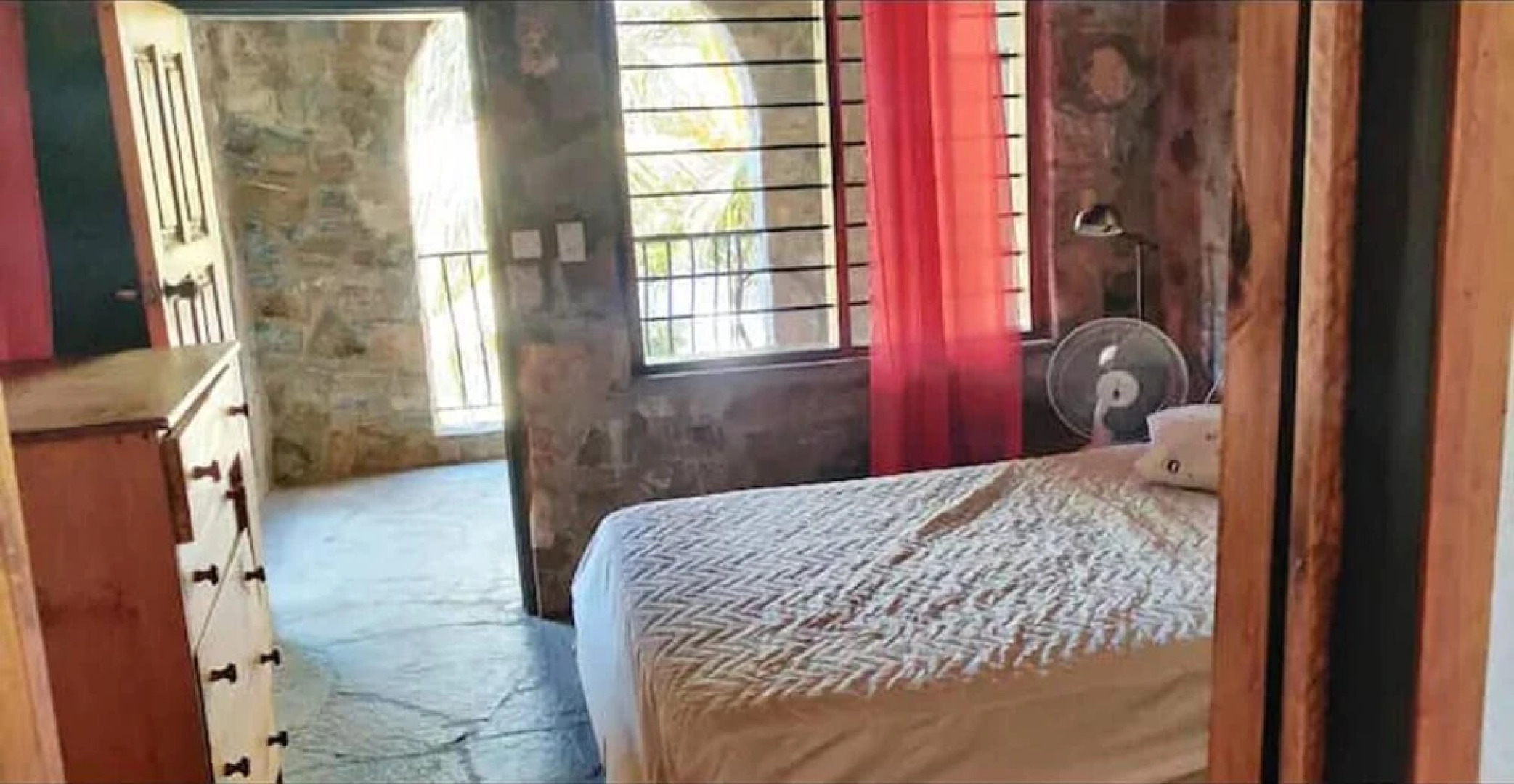 6 Bedroom Castle Siavonga min Four Guests