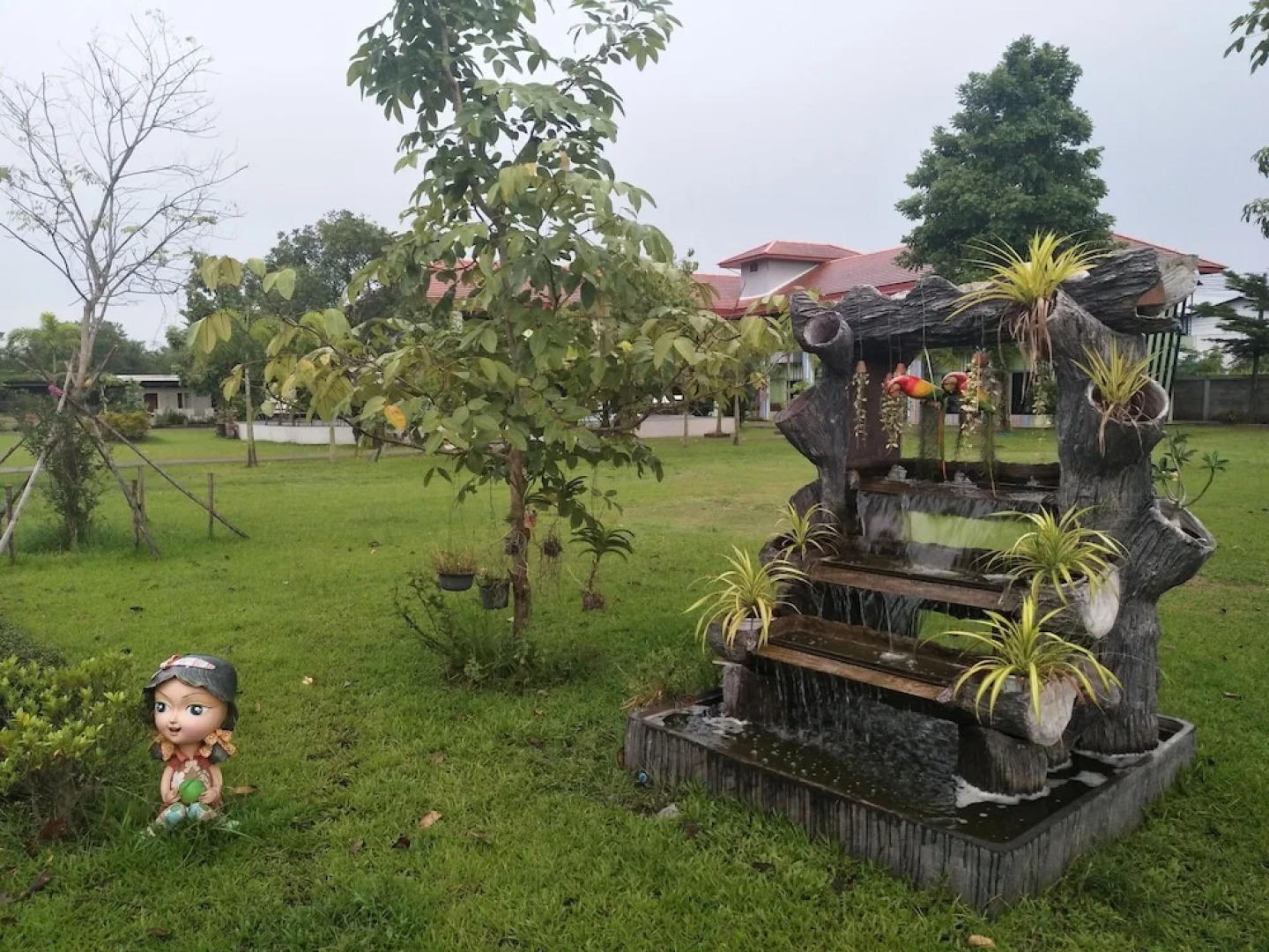 RoomQuest Chonburi Phanat Nikhom