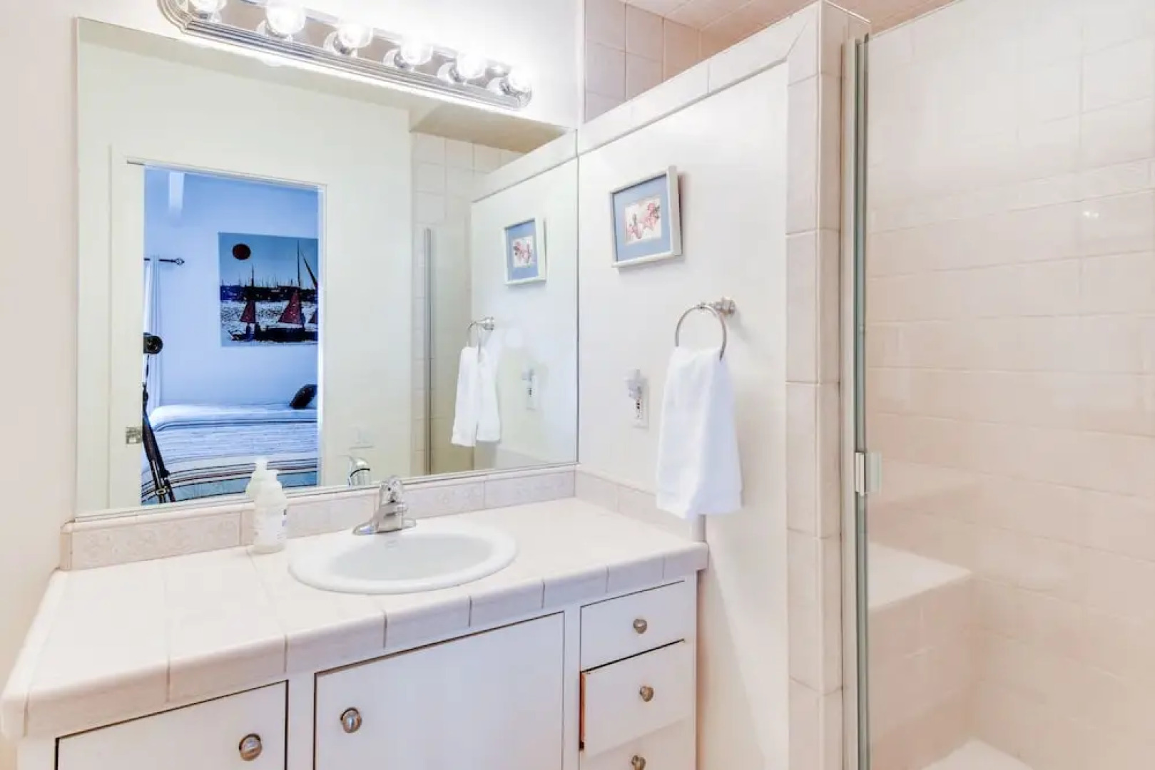 Waters Edge Jewel w/ Lake Views HOA Access!