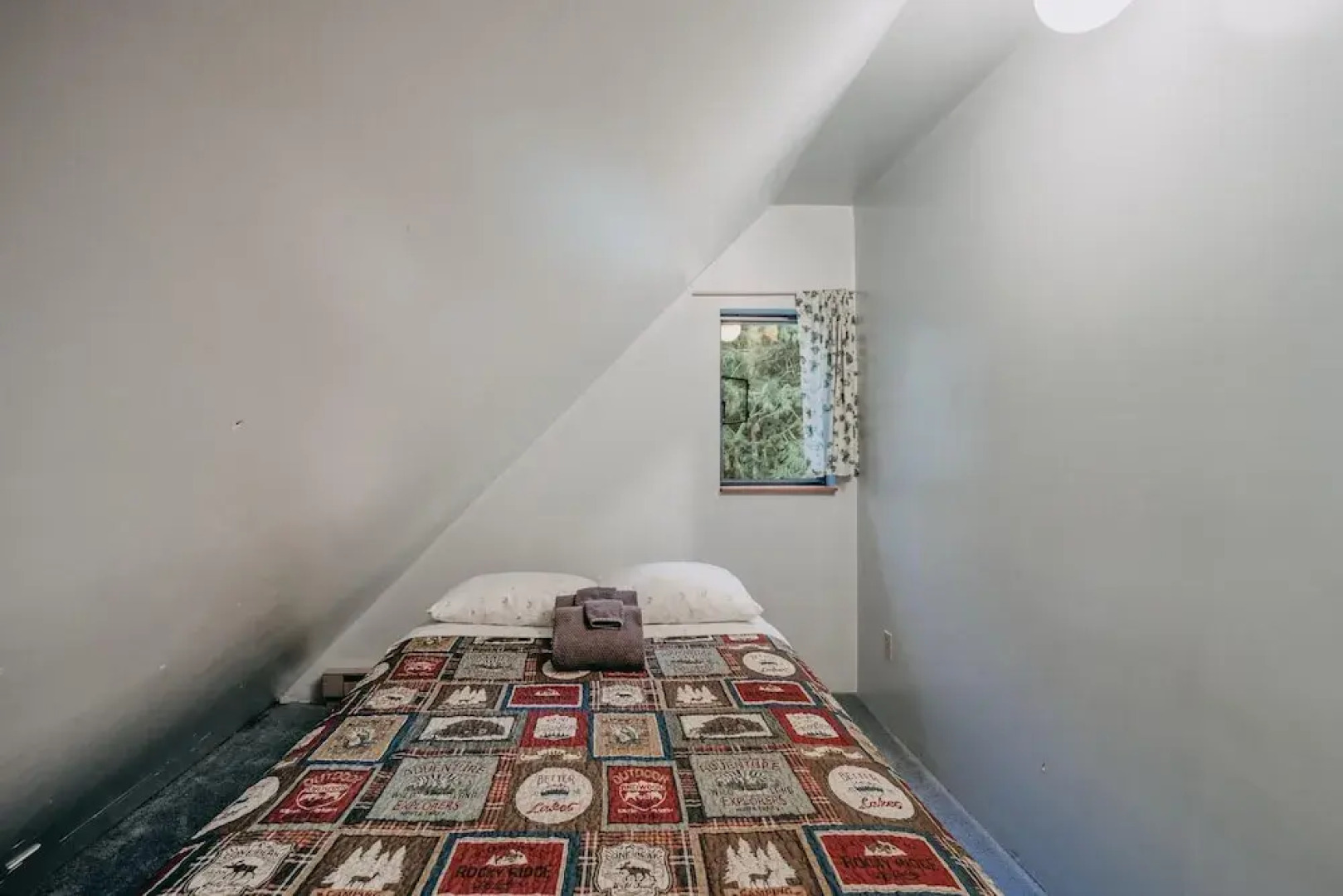 Mt Baker Lodging - Cabin 67 - Private 2-story Cabin With a Private hot tub