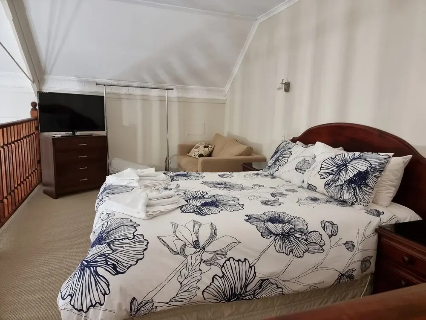 Charlesworth On The Park