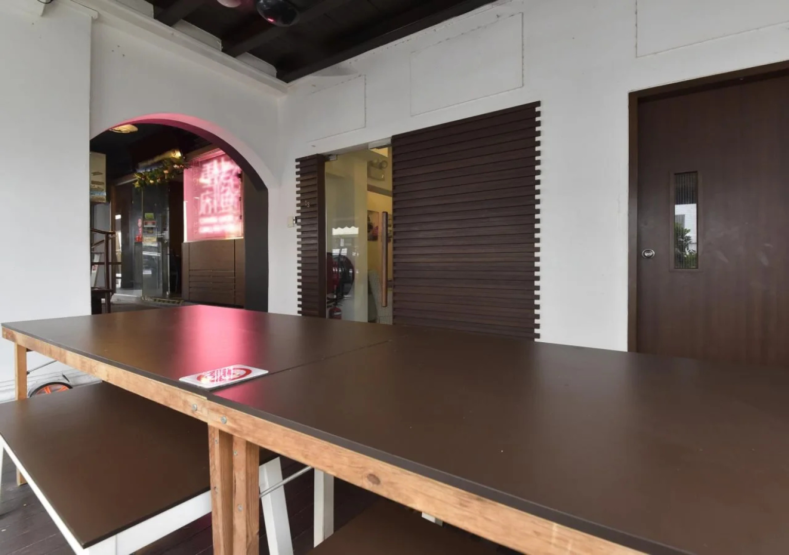 Chic Capsule Otel