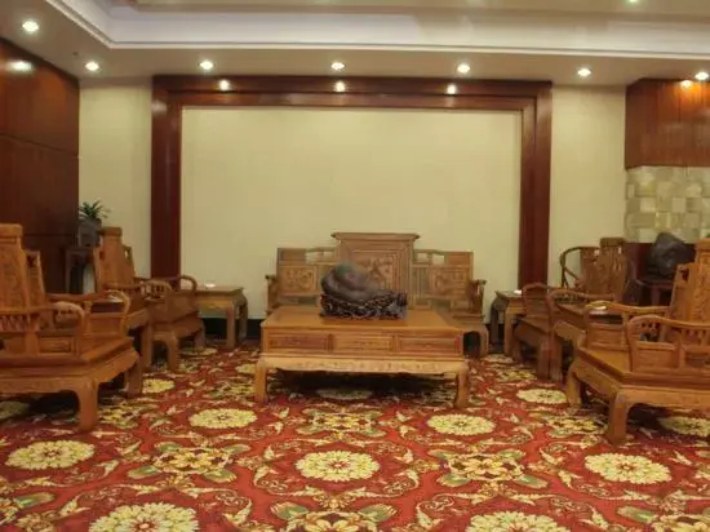 Yijia San Jiang Hotel