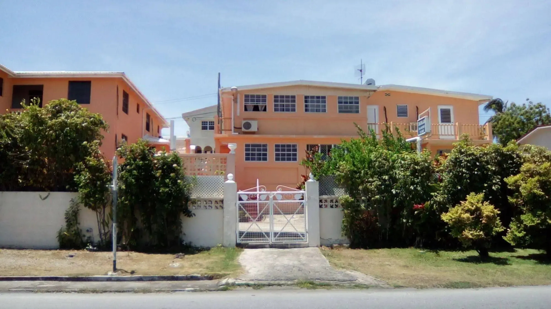 Shonlan Inn and Apartments