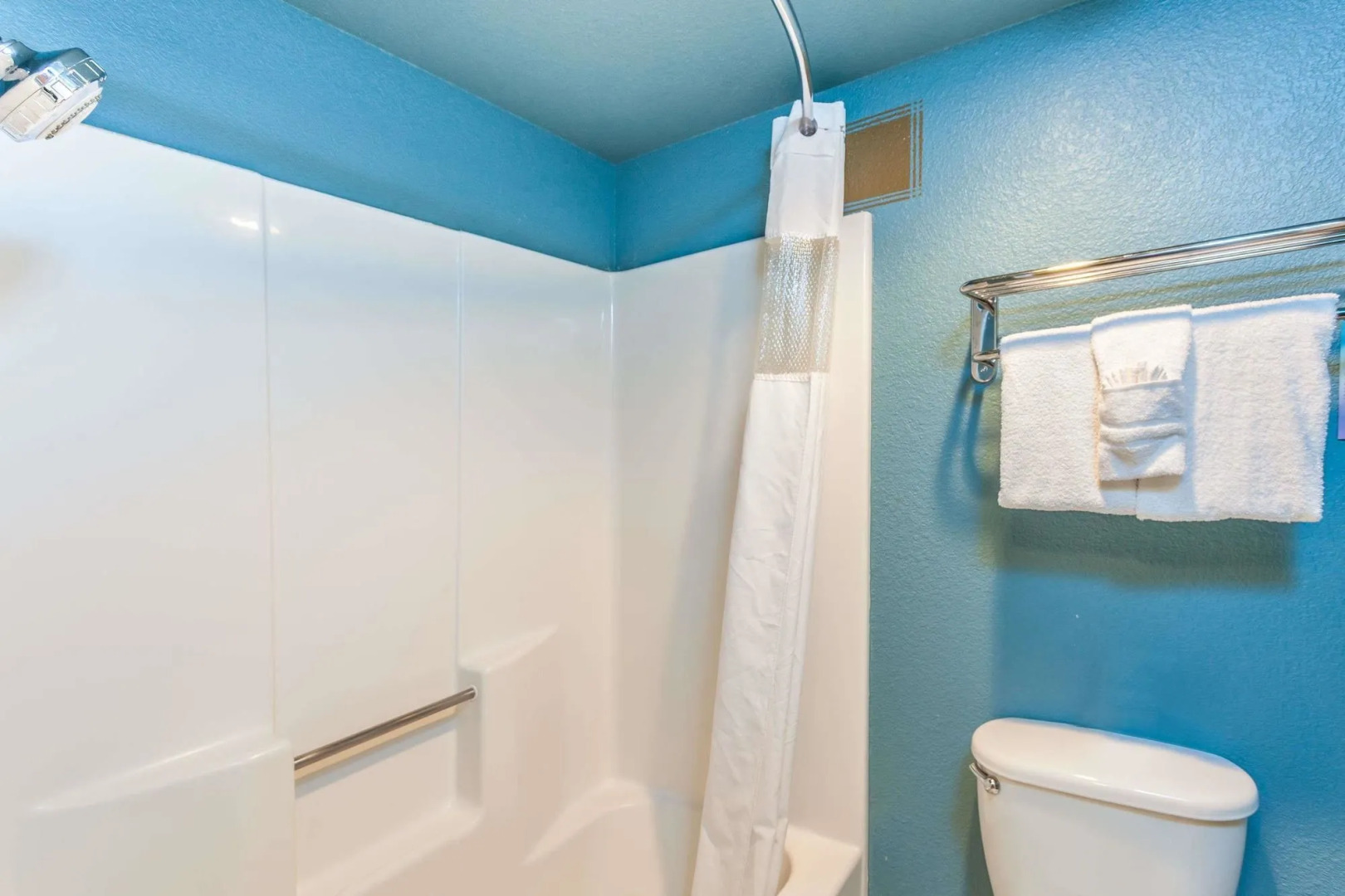 Travelodge by Wyndham Big Bear Lake CA