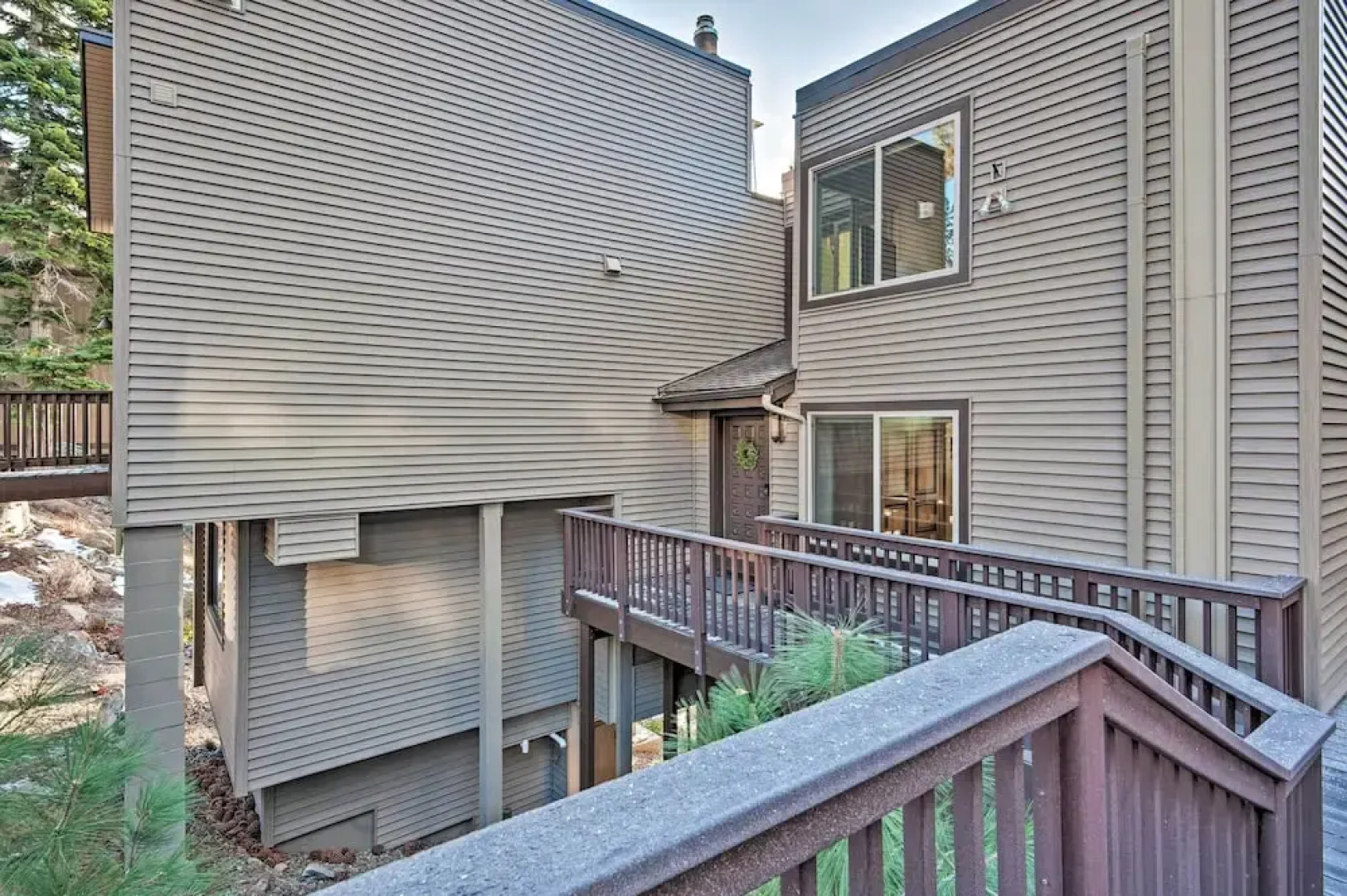 2 Mi to Heavenly Mountain: Tahoe Retreat w/ Views