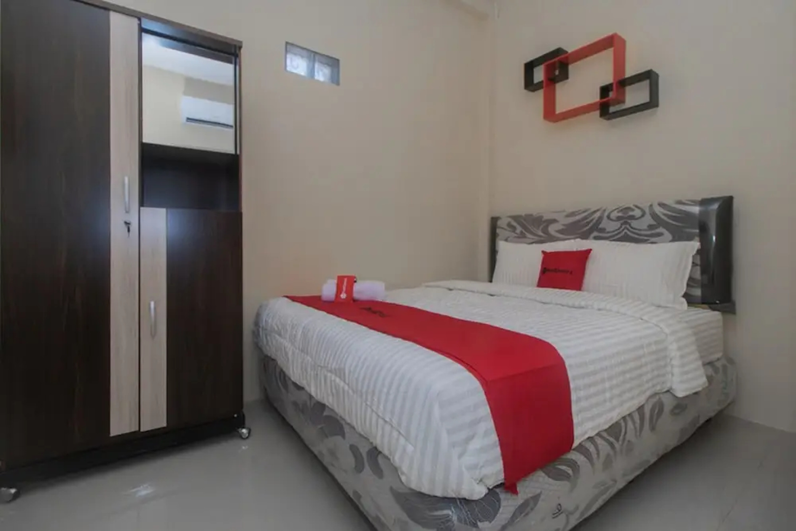 RedDoorz Syariah near Politeknik Negeri Madiun