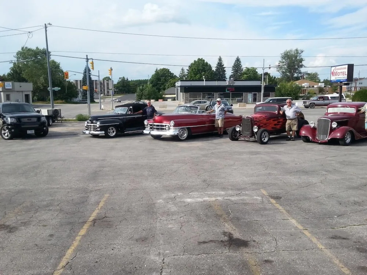 Canadiana Motel