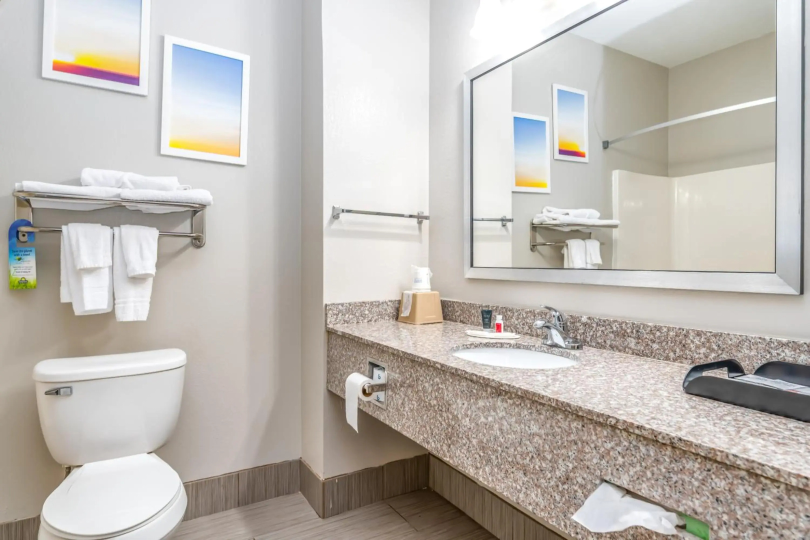 Days Inn & Suites by Wyndham Prattville-Montgomery