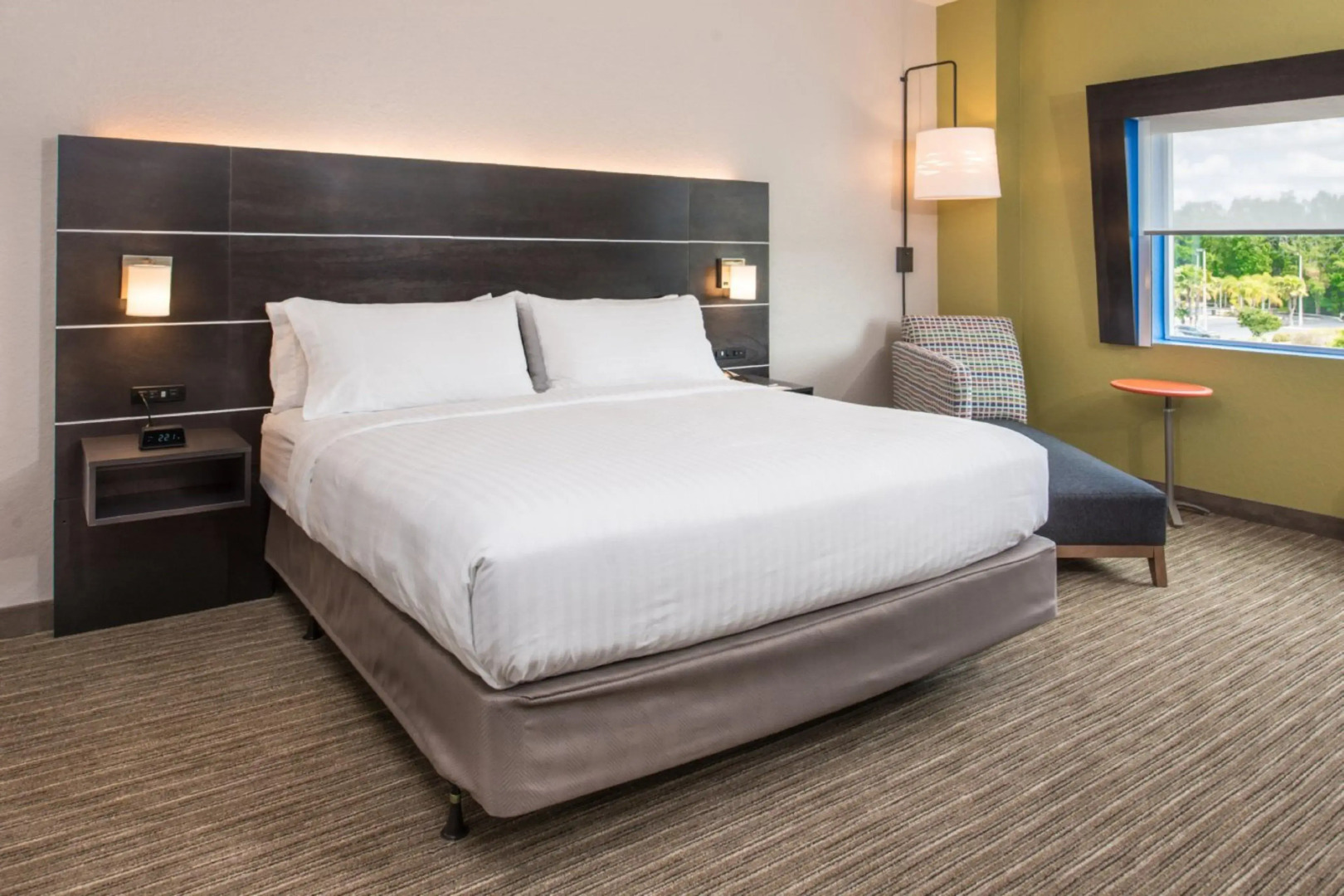 Holiday Inn Express & Suites Tampa North - Wesley Chapel by IHG