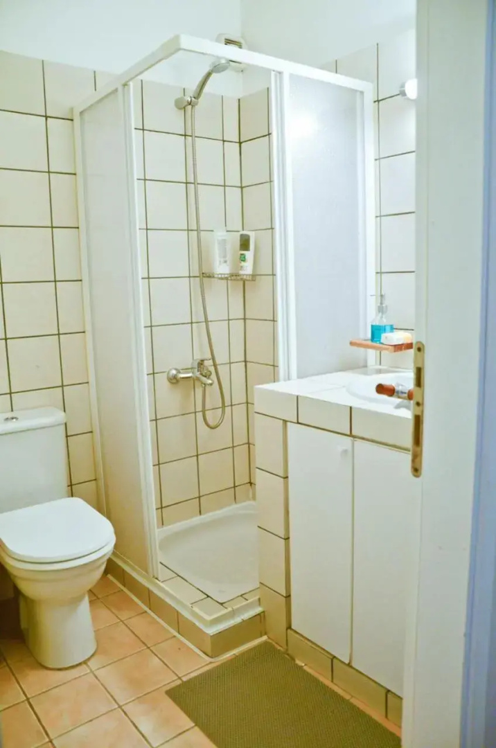 Bright, Cosy Studio close to Glyfada Beach & Center