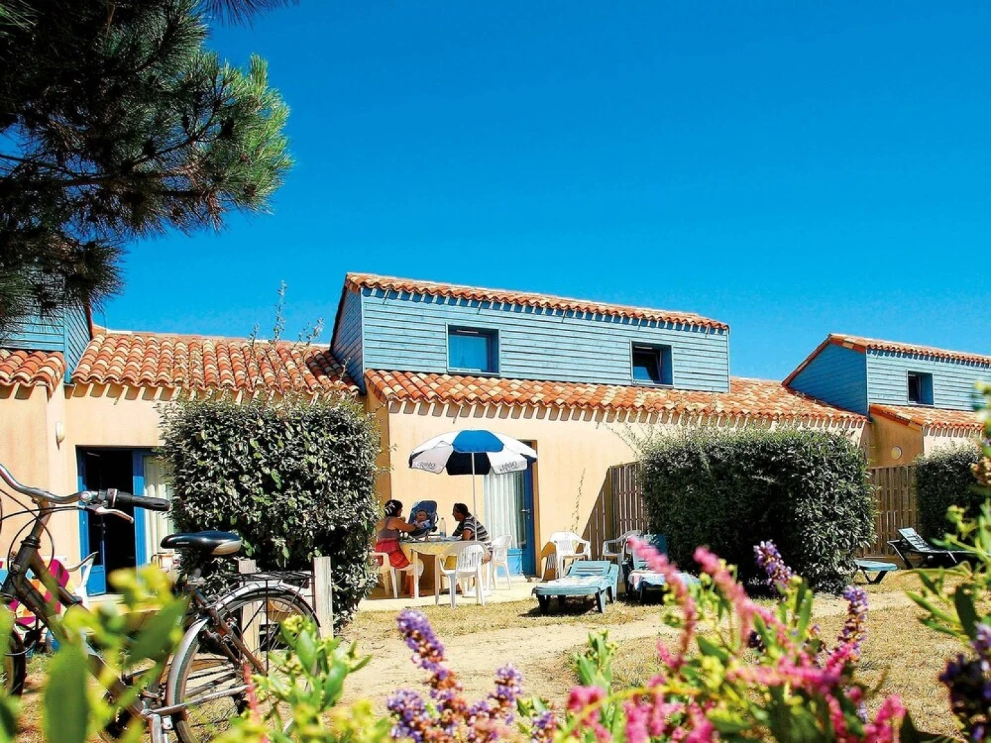 Detached Cottage With a Terrace 300m From the Atlantic Coast